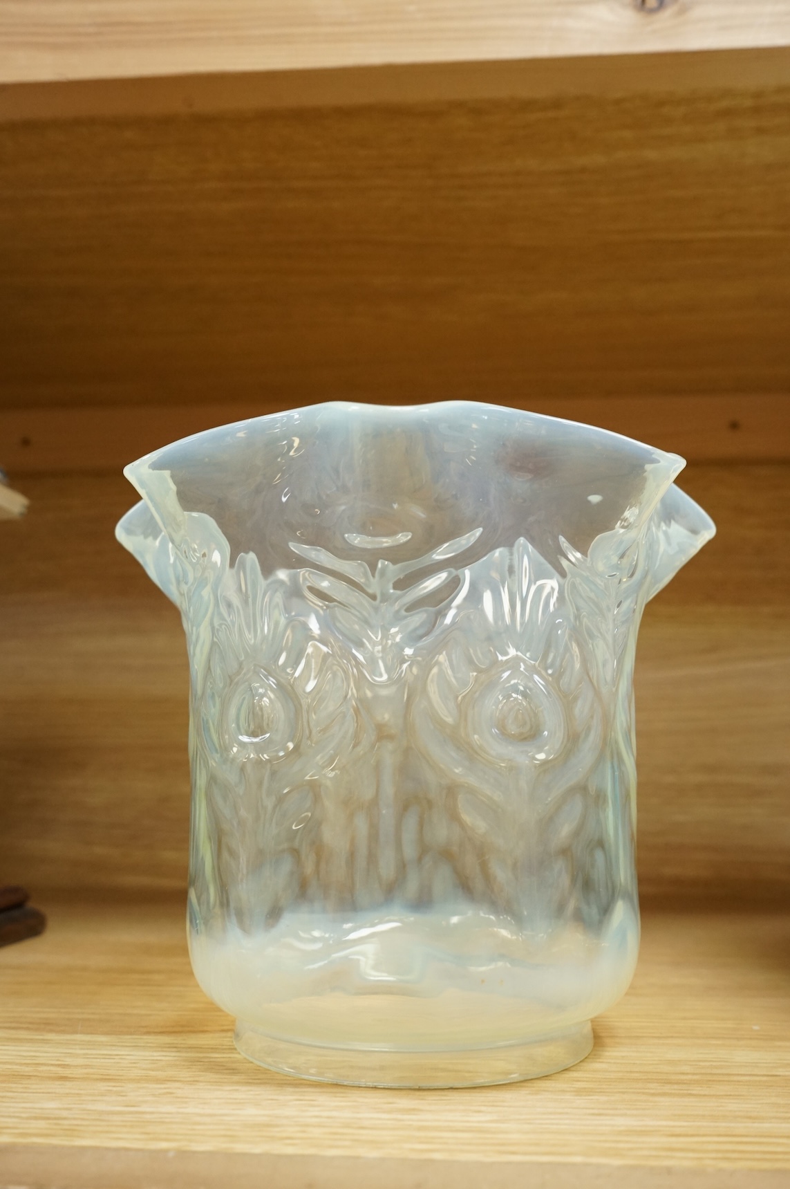An Art Nouveau Vaseline glass shade, 17cm high
